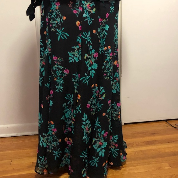 Long floral chiffon skirt. NWOT - Picture 2 of 4